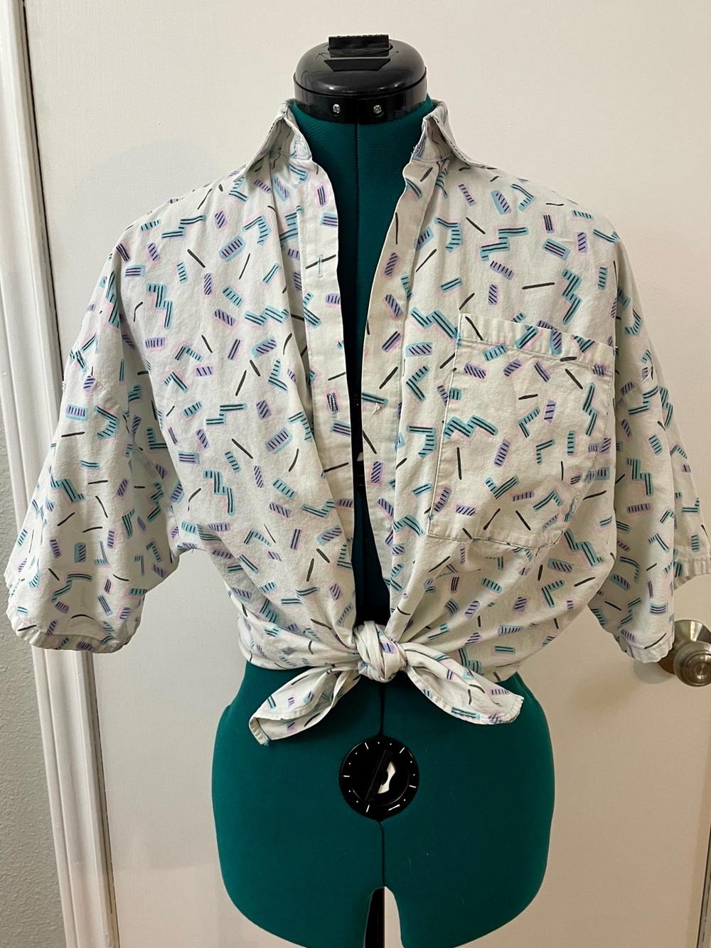 Vintage 90’s Abstract Print Button-Up Shirt Medium